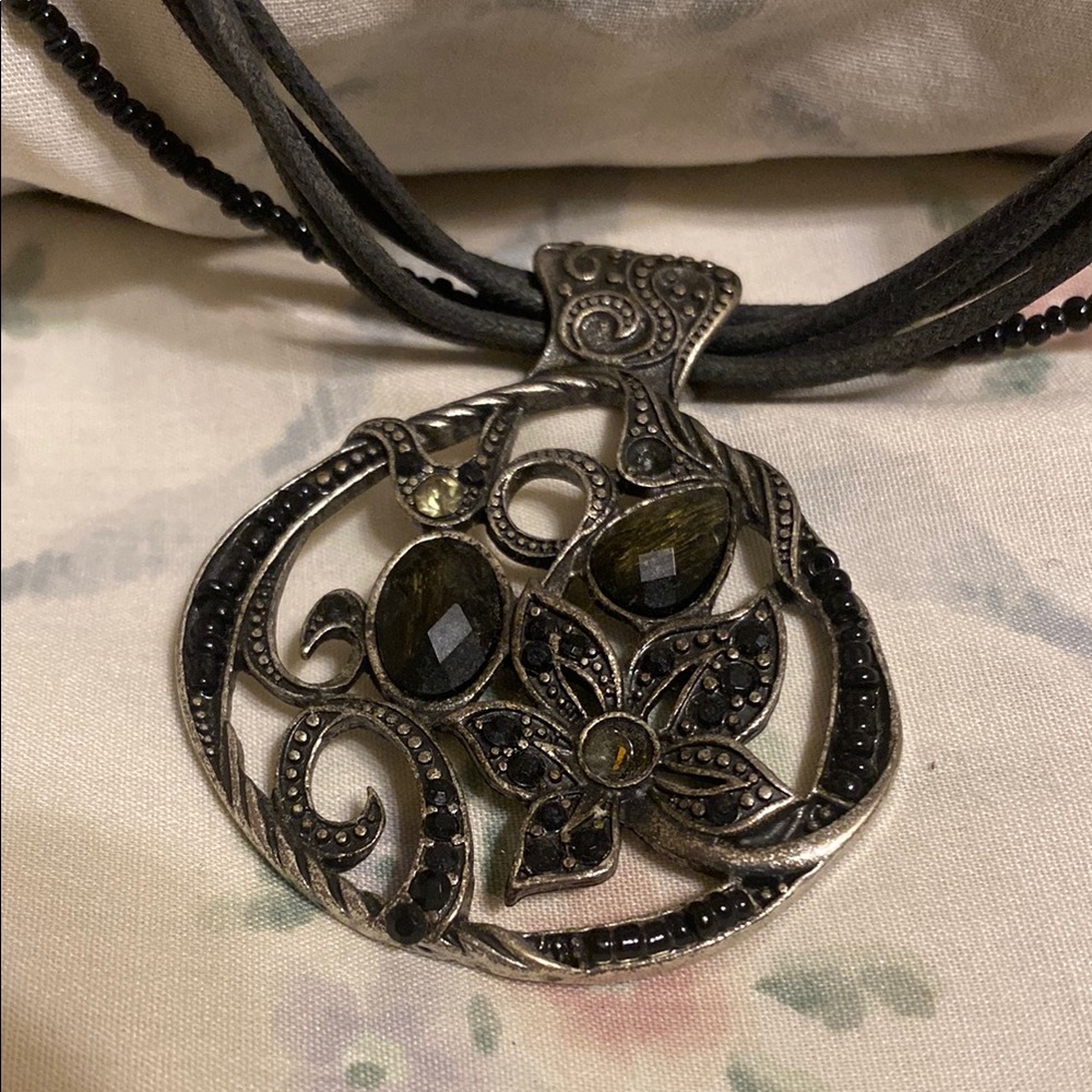 Elegant Black and Silver Pendant Necklace